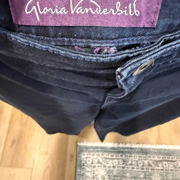 Gloria Vanderbilt Sadie Blue Jeans - Picture 4 of 5